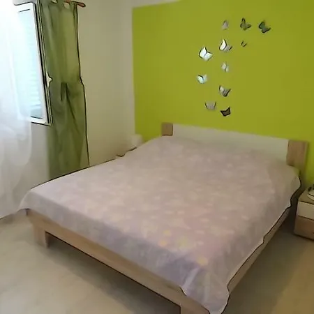 Veliki J Dole شقة كورتْشولا